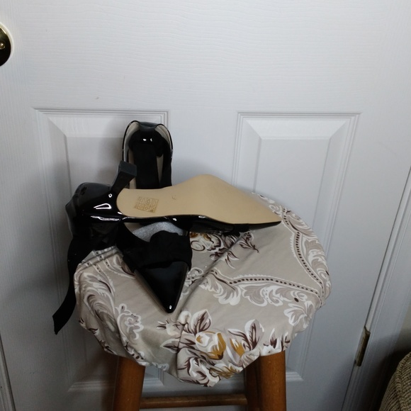 Shoes - Picture 2 of 3